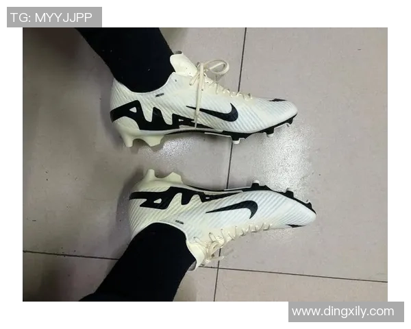 足球鞋断钉问题解析及解决方案分享助你提升球场表现